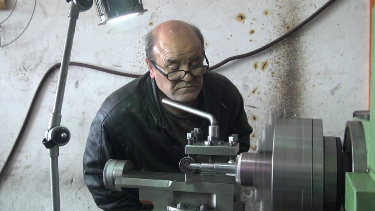 35 yıllık torna ustası mesleğini öğretecek çırak bulamıyor